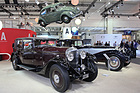 Bentley 8 Litre (1930) - Beziehungskiste mit Bugatti Typ 41 Royale von 1931, darüber ein weiterer Meilenstein, ein VW Käfer von 1950 - Techno Classica 2015