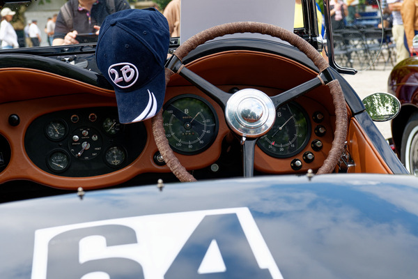 Bentley Alpine Special (1951) – mit Schnur umwickeltes Lenkrad für bessere Griffigkeit – Oldtimer Open Air 2024