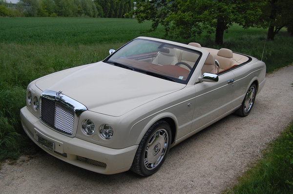 Bild: Bentley Azure (2008) - angeboten an der Versteigerung der Oldtimer Galerie anlässlich der Dolder Classics am 7. Juni 2014