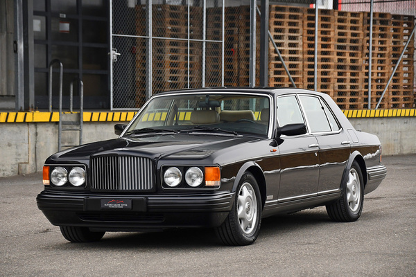 Bentley Brooklands R (1998) - als Lot 156 angeboten an der Frühlingsversteigerung der Oldtimer Galerie Toffen am 25. März 2023