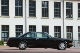Bentley Continental R (1993) - 5,34 Meter lang, eigentlich riesig, trotzdem wirkt der Wagen gar nicht protzig von der Seite