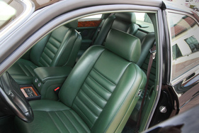 Bentley Continental R (1993) - Platz für vier Personen