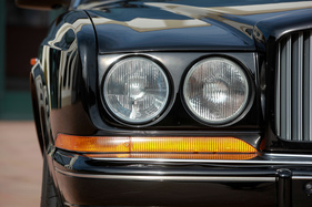 Bentley Continental R (1993) - breite Blinker unter den Doppelscheinwerfern
