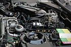 Bentley Continental R (1993) - kein Schönling, der 6,75-Liter-Motor mit Turbolader