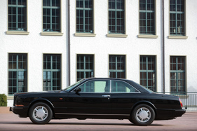 Bentley Continental R (1993) - mit 1,46 Metern so hoch wie eine normale Limousine, aber wegen der Länge fällt dies nicht auf Bentley Continental R (1993) - mit 1,46 Metern so hoch wie eine normale Limousine, aber wegen der Länge fällt dies nicht auf