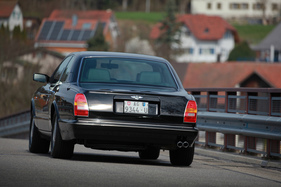 Bentley Continental R (1993) - zieht fast geräuschlos von dannen