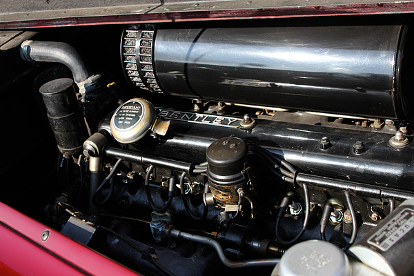 Bentley Continental R Graber (1954) - im Rahmen eines Upgrade-Programmes wurde der Motor einmal ersetzt, die ursprüngliche Motornummer aber beibehalten