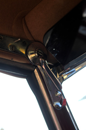Bentley Continental R Graber (1954) - intelligente Konstruktion für die Arretierung des Verdecks