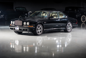 Bentley Continental R Mulliner 'Wide Body' (2002) - als Lot 153 an der RM/Sotheby's Amelia Island Versteigerung 2017 angeboten