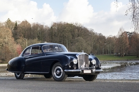 Bentley Continental R par H.J. Mulliner (1954) - als Lot 35 an der Artcurial "Parisienne" Versteigerung am 5. Februar 2021