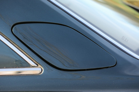 Bentley Continental T (1996) - Tankklappe, es dürfen schon mal 20 Liter pro 100 km nachgekippt werden (1996)