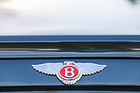 Bentley Continental T (1996) - geflügeltes B auf rotem Grund