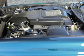 Bentley Continental T (1996) - längs eingebauter V8-Motor (1996)