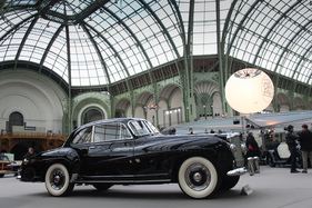Teure Astons und günstige Spezialkarosserien bei Bonhams Im Grand Palais 2015