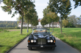 Bentley Corniche (1980) - Gleiten statt Hetzen