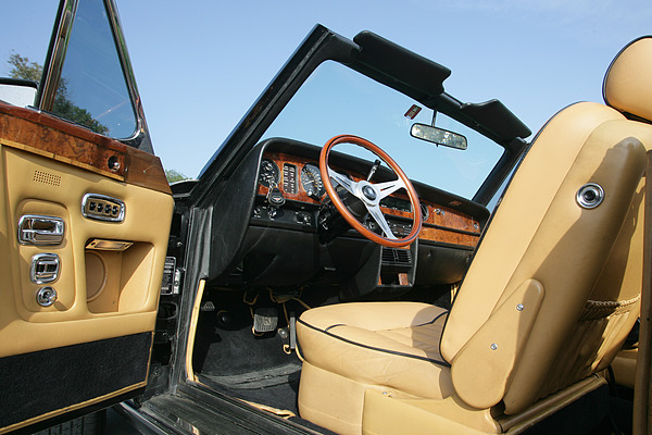 Bentley Corniche (1980) - edle Materialien, Klubsessel, das sieht sehr komfortabel aus