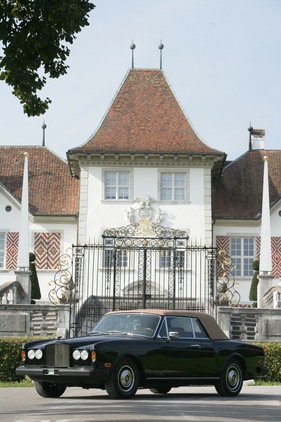 Bentley Corniche (1980) - spätere Versionen haben massivere Stossfänger mit Gummischutz vorne und hinten