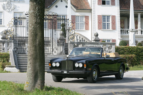 Bentley Corniche (1980) - während der ganzen Bauzeit von fast 30 Jahren wurde an der Karosserie kaum etwas geändert Bentley Corniche (1980) - während der ganzen Bauzeit von fast 30 Jahren wurde an der Karosserie kaum etwas geändert