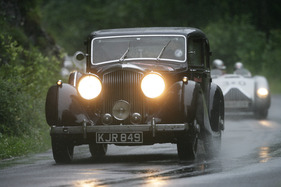 Bentley Derby 4 1-2 Saloon (1939) - beim Orange-Marathon der Ennstal-Classic 2012