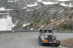 Bentley Drophead (1936) - an der Rallye Peking-Paris 2013 - Sonderprüfung Tremola Tag 31