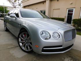 Bentley Flying Spur (2018) - als Lot 2134 an der RM/Sotheby's Fort Lauderdale Versteigerung vom 25. bis 26. März 2022