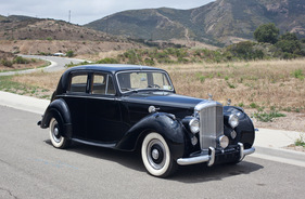Bentley MK VI Sports Saloon (1950) - angeboten an der RM Auktion von Monterey vom 19. und 20. August 2011