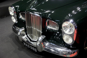 Bentley Mark VI Cresta II Facel Métallon (1951) - die Front erinnert an die späteren Facel-Sportwagen - auf dem Stand von Lukas Hüni (Rétromobile 2013)
