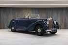Bild: Bentley Mark VI Drophead Coupé 'Maharaja of Baroda' by H.J. Mulliner (1947) - als Lot 104 an der RM/Sotheby's "Passion for Elegance" Versteigerung am 19. Juni 2021