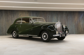Bentley Mark VI Saloon Coupé by James Young (1952) - als Lot 105 an der RM/Sotheby's "Passion for Elegance" Versteigerung am 19. Juni 2021