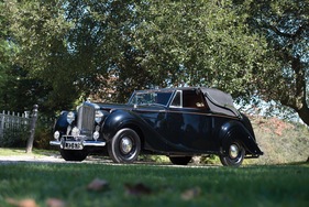Bentley Mark VI Three-Position Drophead Coupé by James Young (1948) - als Lot 144 an der RM Auction London vom 8. September 2014 (1948)