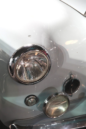 Bentley Mk VI Graber Cabriolet (1947) - als Lot 536 angeboten an der Bonhams Versteigerung im Grand Palais in Paris am 7. Februar 2013