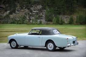 Bentley Mk VI Graber Convertible (1947) - als Lot 536 angeboten an der Bonhams Grand Palais Versteigerung in Paris am 7. Februar 2013