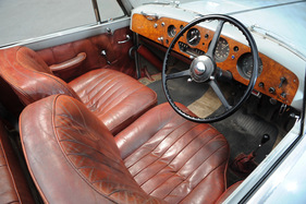 Bentley Mk VI Graber Drophead Coupé (1947) - als Lot 536 angeboten an der Bonhams Grand Palais Versteigerung in Paris am 7. Februar 2013 Bentley Mk VI Graber Drophead Coupé (1947) - als Lot 536 angeboten an der Bonhams Grand Palais Versteigerung in Paris am 7. Februar 2013