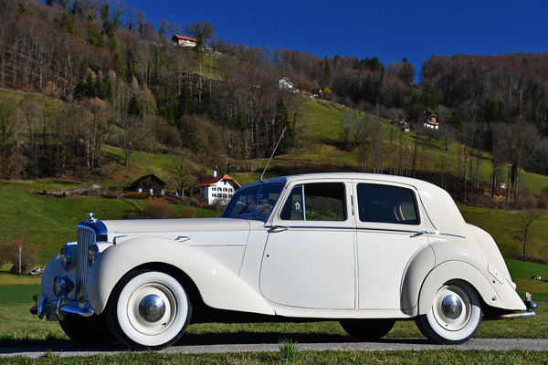 Bentley Mk VI Standard Steel Saloon (1948) - as lot 36 at the auction of the Oldtimer Gallery in Toffen on March 28, 2020