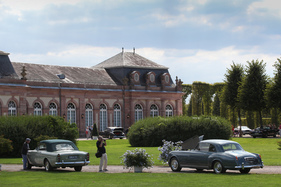 Bentley-Paar vor dem Schloss - Classic-Gala Schwetzingen 2018 Bentley-Paar vor dem Schloss - Classic-Gala Schwetzingen 2018