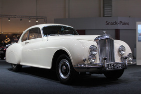Bentley R-Type Continental (1954) - dieser Wagen mit Chassisnummer BC16C wurde am 21. Januar 1954 in die Schweiz ausgeliefert, heute ist er im Bentley-Werksbesitz - an der Techno Classica Essen 2012