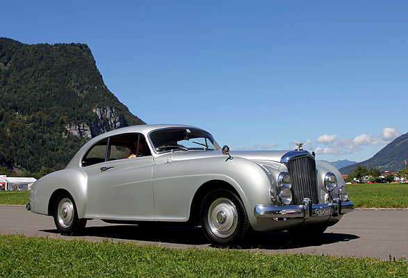 Bentley R-Type Continental am British Car Meeting 2011 in Mollis - herrschaftlicher Zweitürer von Bentley