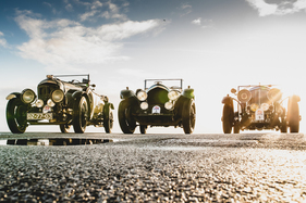 Bentley Rennwagen an der LeJog Rallye 2019 - Von 82 Teilnehmern traten acht mit Vorkriegsfahrzeugen an