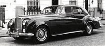 Der 1955 vorgestellte Bentley S war ebenso wie der Rolls-Royce Silver Cloud das letzte Modell der Marke mit dem alten B61-Sechszylinder. Die Entwicklung des V8 hatte da bereits begonnen.