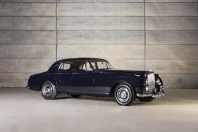 Bentley S-Series Continental Flying Spur Saloon (1958) - als Lot 303 angeboten von Bonhams bei der Versteigerung im RAF Museum in Hendon 2015 Bentley S-Series Continental Flying Spur Saloon (1958) - als Lot 303 angeboten von Bonhams bei der Versteigerung im RAF Museum in Hendon 2015