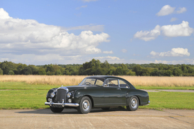 Bentley S1 Continental Fastback Sports Saloon by H.J. Mulliner (1956) - als Lot 320 an der RM/Sotheby’s London Versteigerung 2024