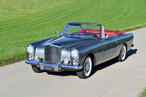 Bild: Bentley S2 Continental Drophead Coupe (1961) - als Lot 139 an der Versteigerung der Oldtimer Galerie in Gstaad am 29. Dezember 2022