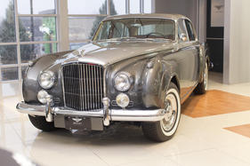 Bentley S2 Continental Flying Spur (1962) - als Lot 005 angeboten an der Bonhams Scottsdale Versteigerung am 28. Januar 2016
