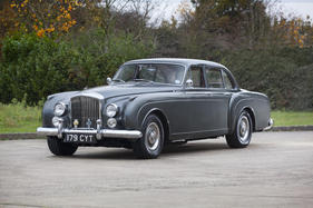 Bentley S2 Continental Flying Spur Sports Saloon (1961) - als Lot 03 an der Bond Street Versteigerung von Bonhams am 6. Dezember 2015