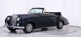 Bentley S2 Drophead Coupé par H.J. Mulliner (1960) - als Lot 007 angeboten an der Artcurial Rétromobile Paris Versteigerung am 2. Februar 2024