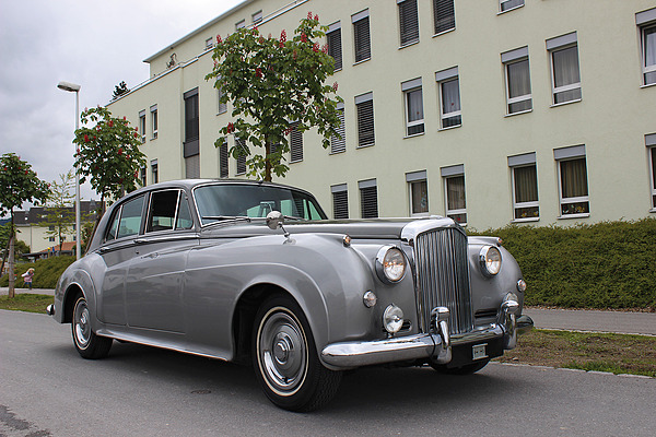 Bentley S2 Saloon (1960) - offered at the auction of the Oldtimer Galerie Toffen on the occasion of the Dolder Classics on June 8, 2013