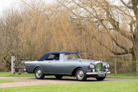 Bentley S3 Continental Drophead Coupé (1964) - als Lot 255 an der Goodwood Revival Versteigerung von Bonhams am 9. September 2017