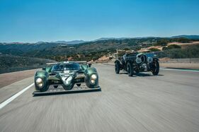 Bentley Speed 8 (2003) - zusammen mti Vorkriegs-Bentley in Laguna Seca