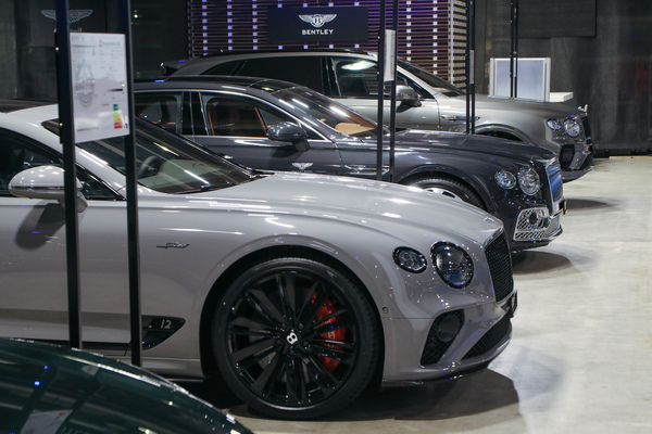 Bentley Sportwagen und Limousinen bei Emil Frey - Auto Zürich 2022