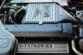 Bentley Turbo S (1995) - Motor deutlich beschriftet